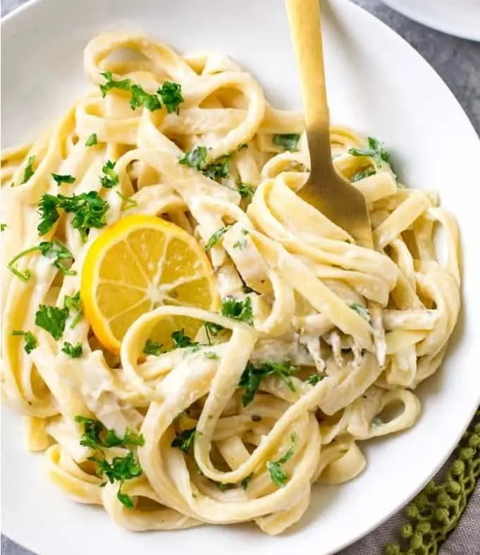 image of alfredo pasta on a plate