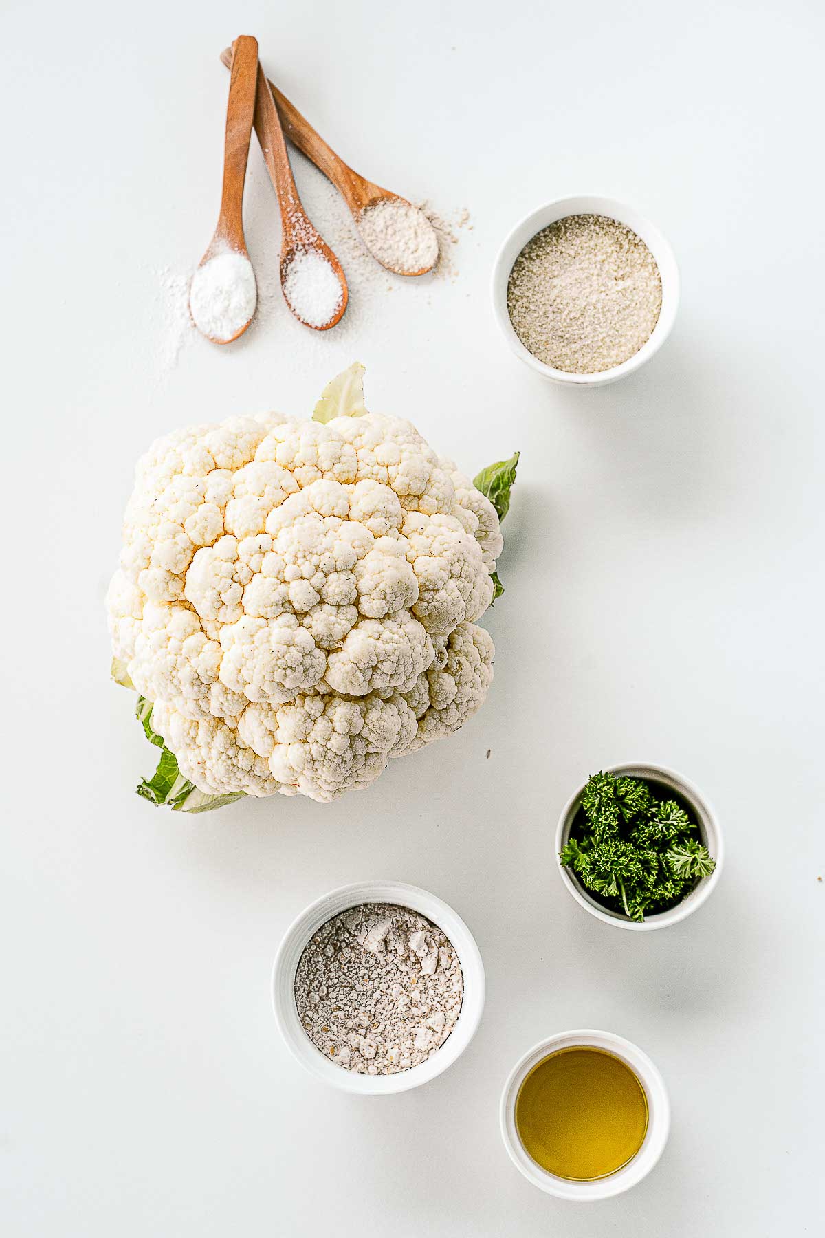 Ingredients to make cauliflower nuggets